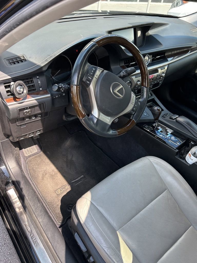 Used 2013 Lexus ES 350 w/ Luxury Pkg image 5