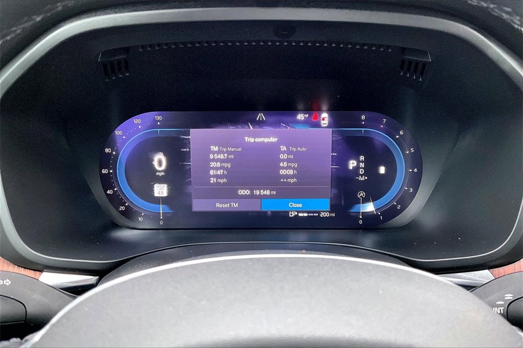 Used 2023 Volvo XC60 B5 Plus image 12