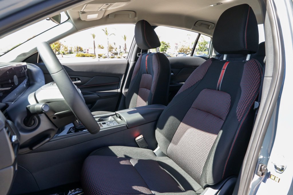 New 2027 Nissan Sentra SR FWD image 17