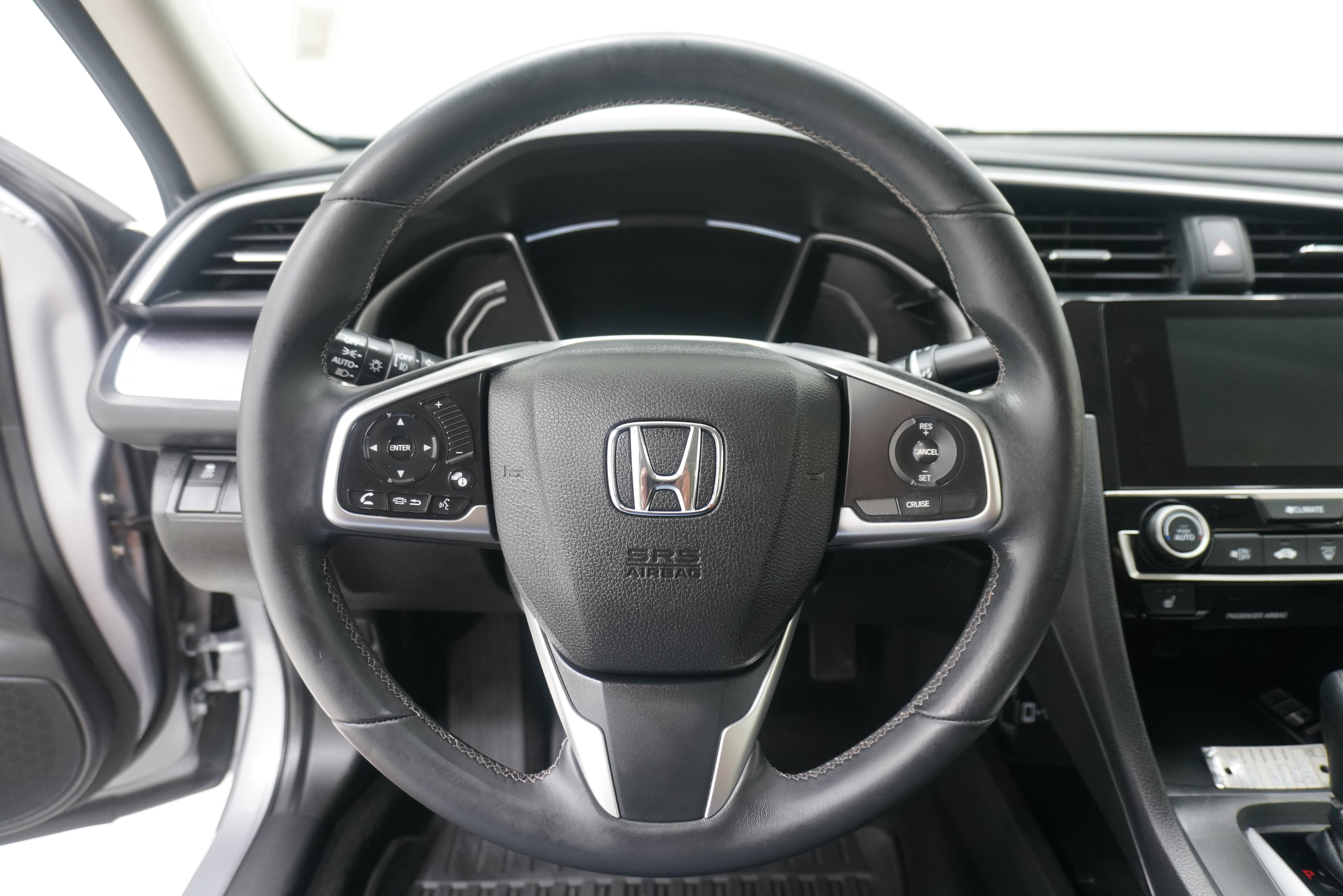 Used 2018 Honda Civic EX-L image 13