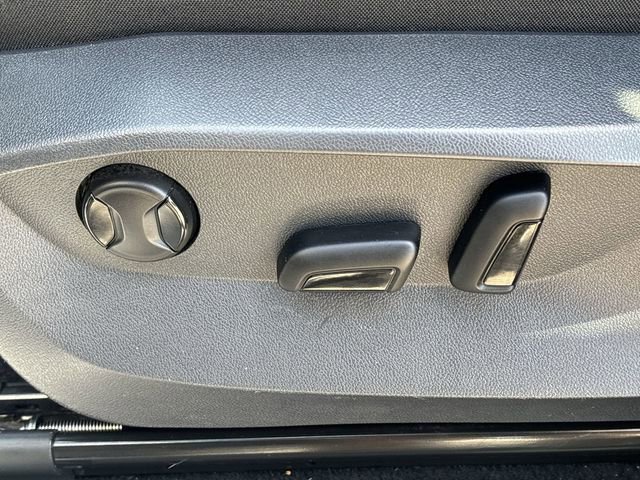 Used 2022 Volkswagen Tiguan SE R-Line FWD image 19
