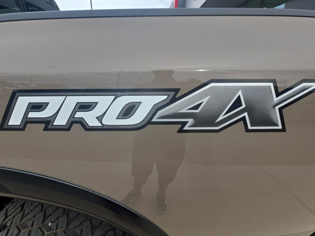 Used 2022 Nissan Titan PRO-4X w/ Pro-4x Convenience Package AWD/4WD image 44