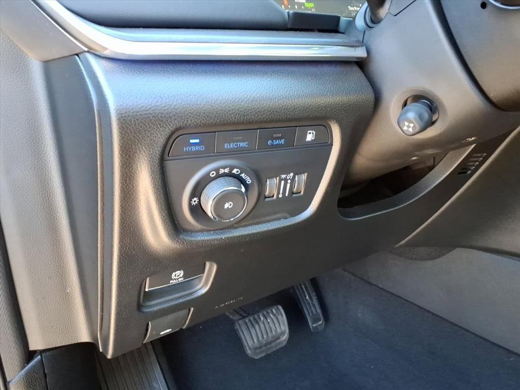 Used 2023 Jeep Grand Cherokee Overland w/ Luxury Tech Group IV image 20