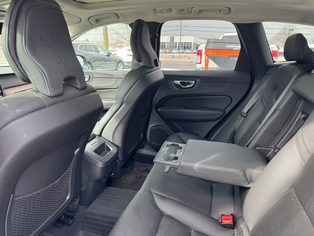 Used 2023 Volvo XC60 B5 Plus w/ Climate Package image 7