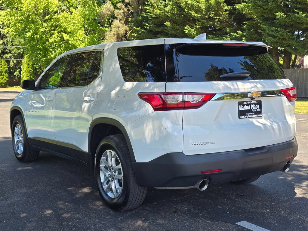 Used 2021 Chevrolet Traverse LS FWD image 4