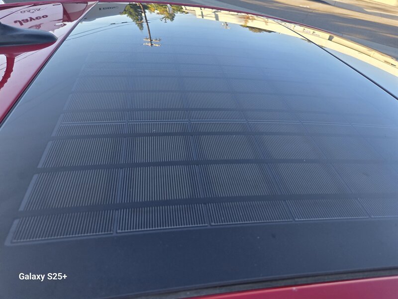 Used 2014 Toyota Prius Four w/ Solar Roof Package FWD image 8