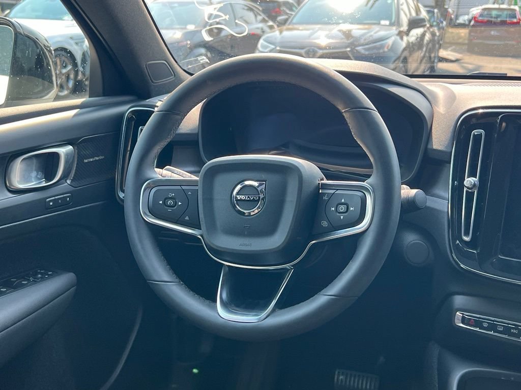 Used 2023 Volvo C40 P8 Recharge Ultimate AWD/4WD image 12