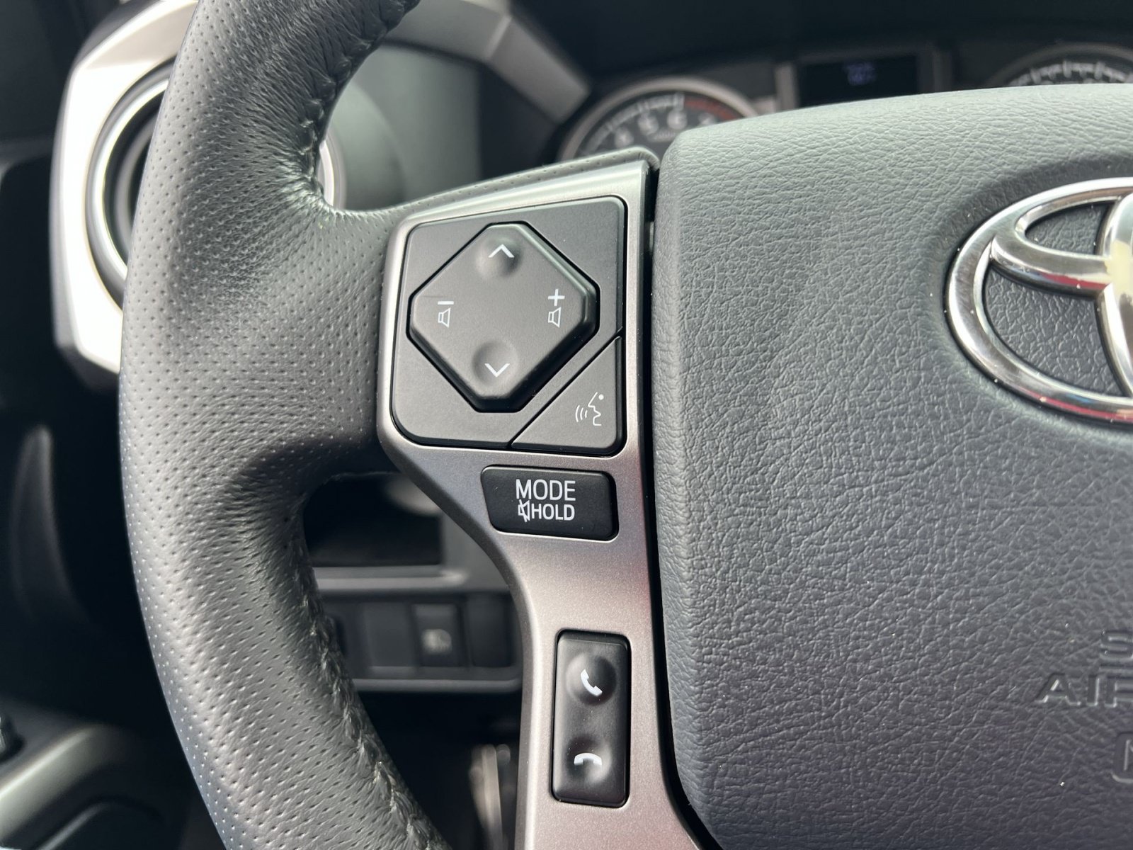 Used 2019 Toyota Tacoma SR5 AWD/4WD image 36
