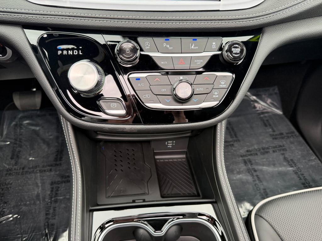 New 2027 Chrysler Pacifica Limited AWD/4WD image 26