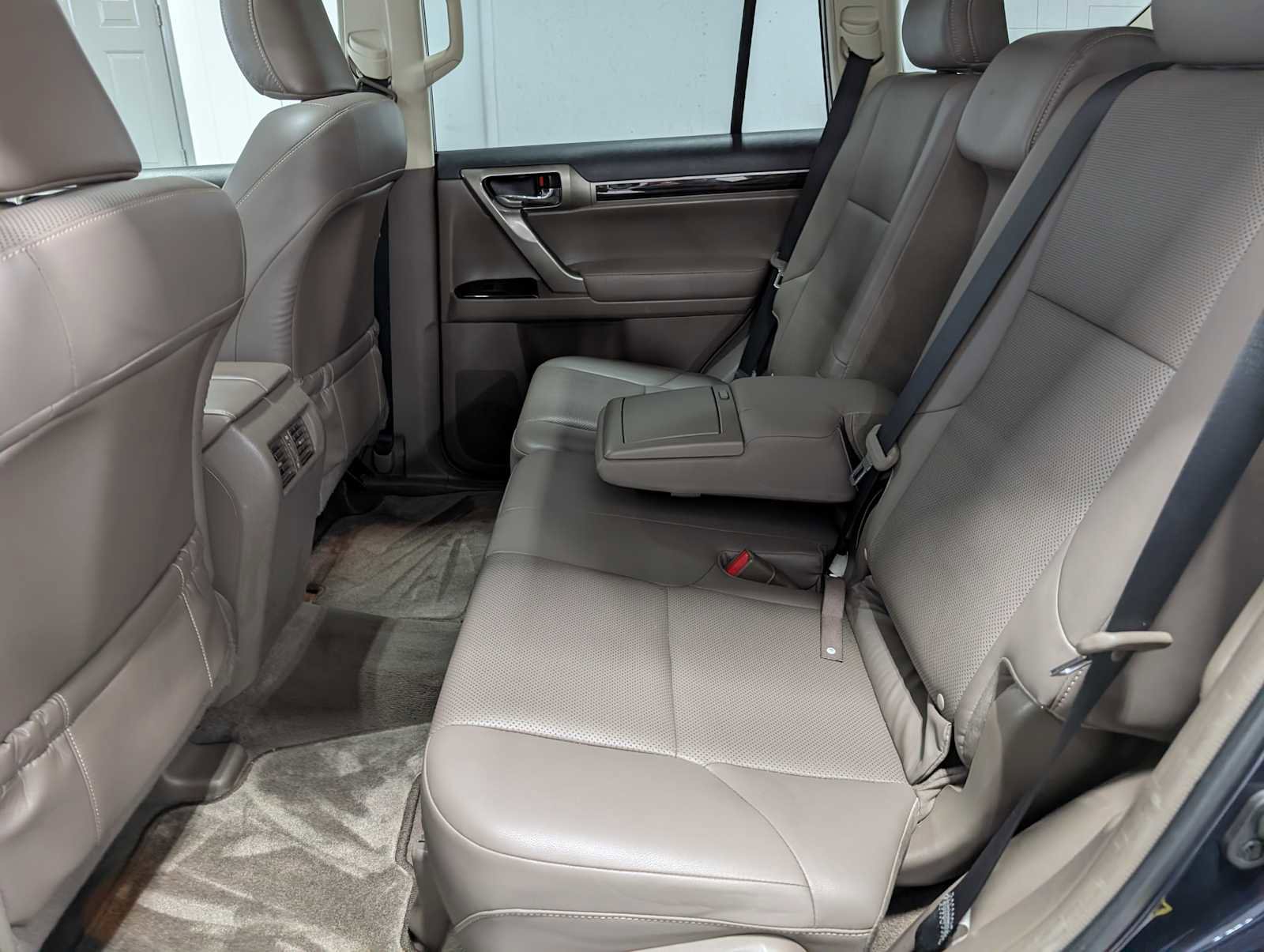 Used 2017 Lexus GX 460 image 16