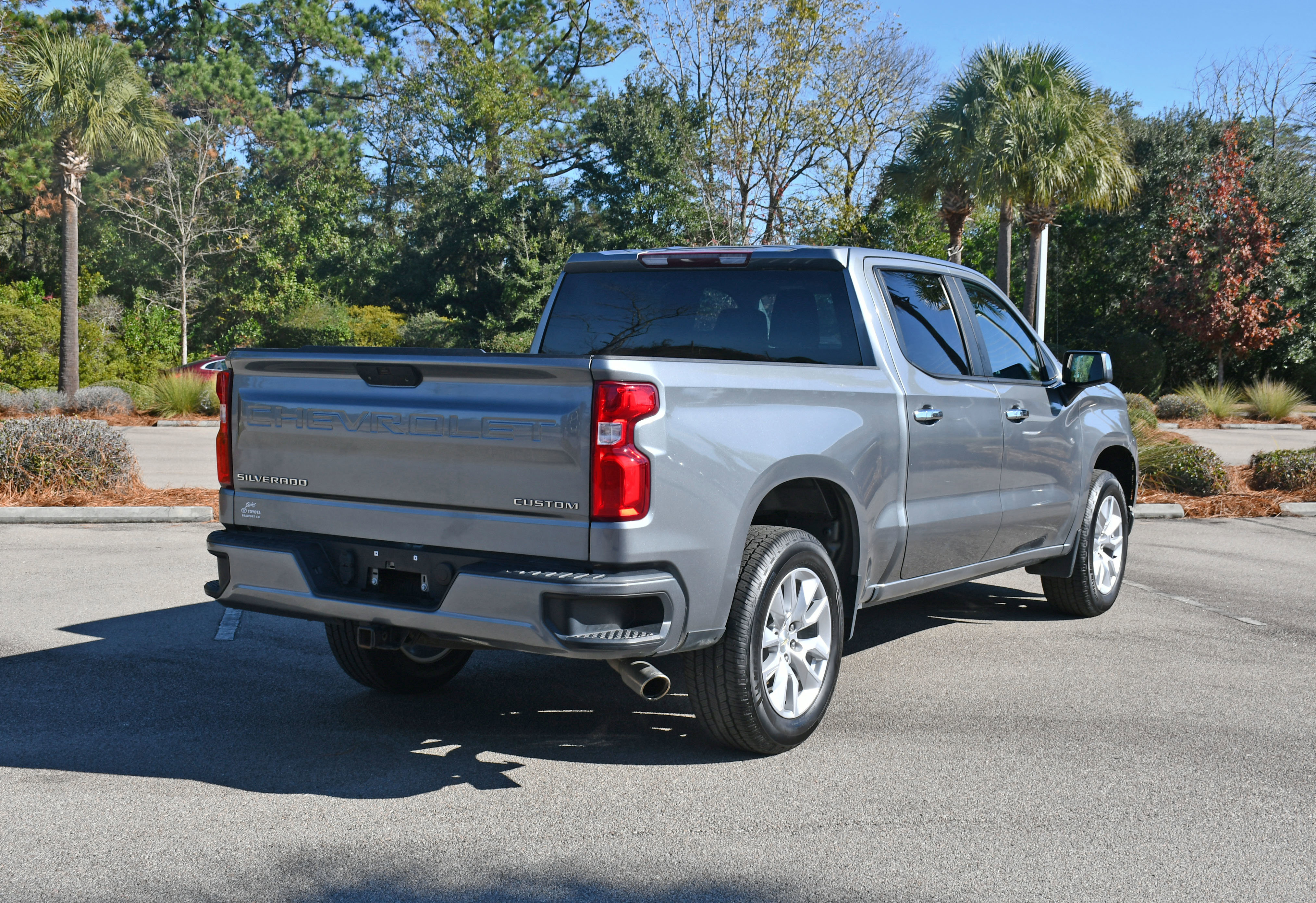 Used 2021 Chevrolet Silverado 1500 Custom image 3