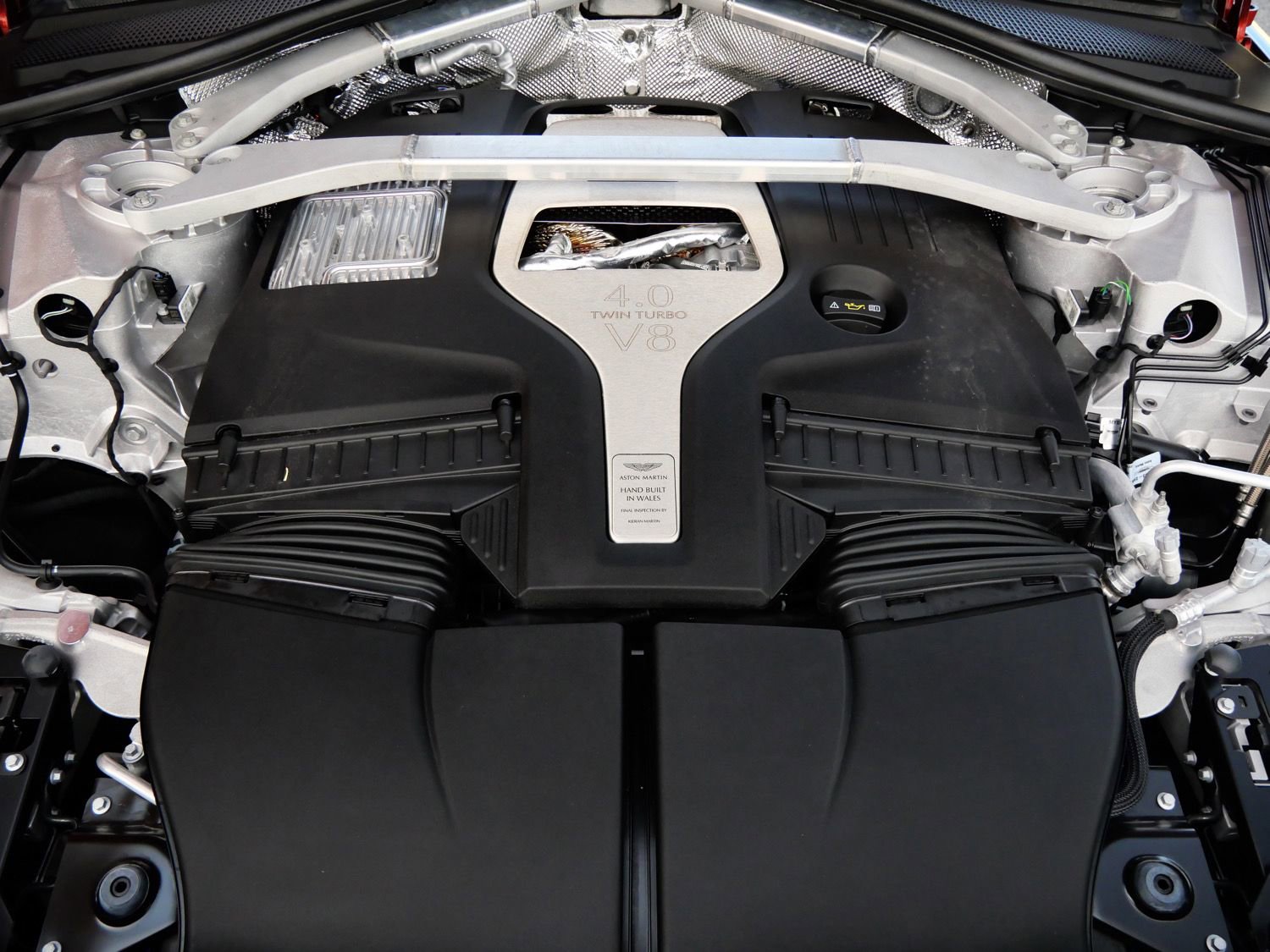 Used 2021 Aston Martin DBX AWD/4WD image 22