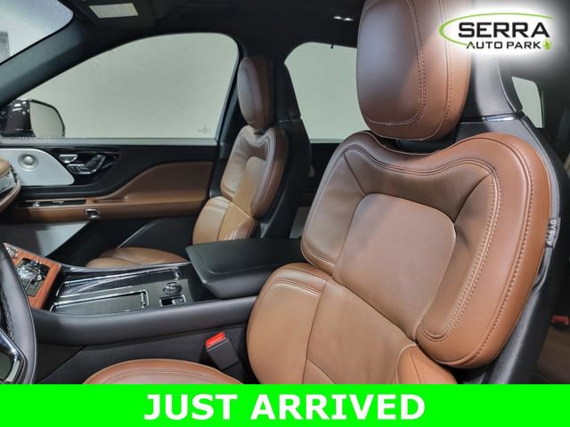 Used 2024 Lincoln Aviator Reserve w/ Equipment Group 201A image 12