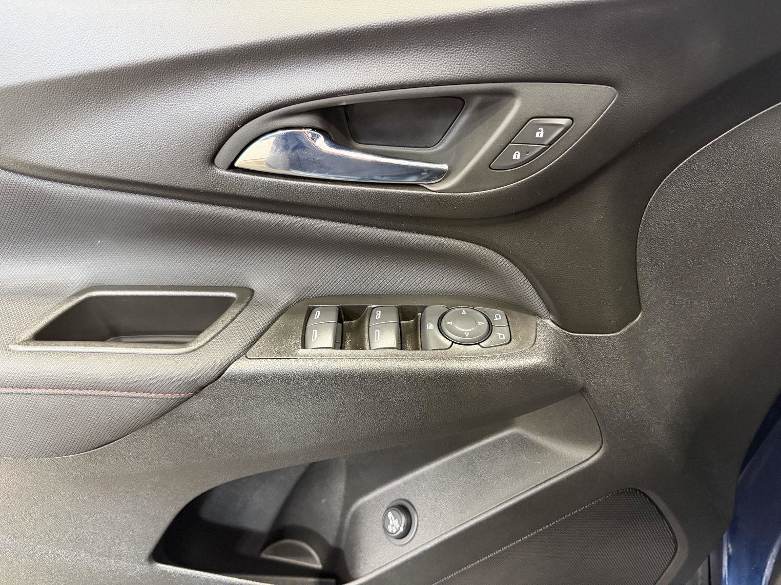 Used 2023 Chevrolet Equinox RS image 10
