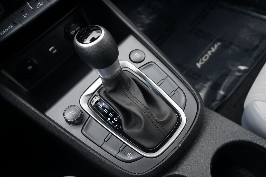 Certified 2023 Hyundai Kona SEL AWD/4WD image 24