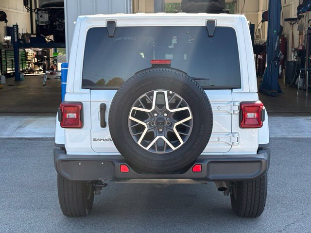 Used 2025 Jeep Wrangler Unlimited Sahara AWD/4WD image 4