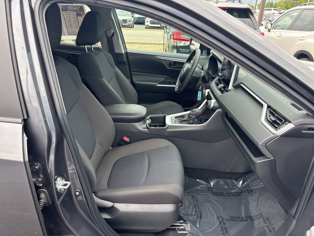 Used 2023 Toyota RAV4 LE FWD image 10