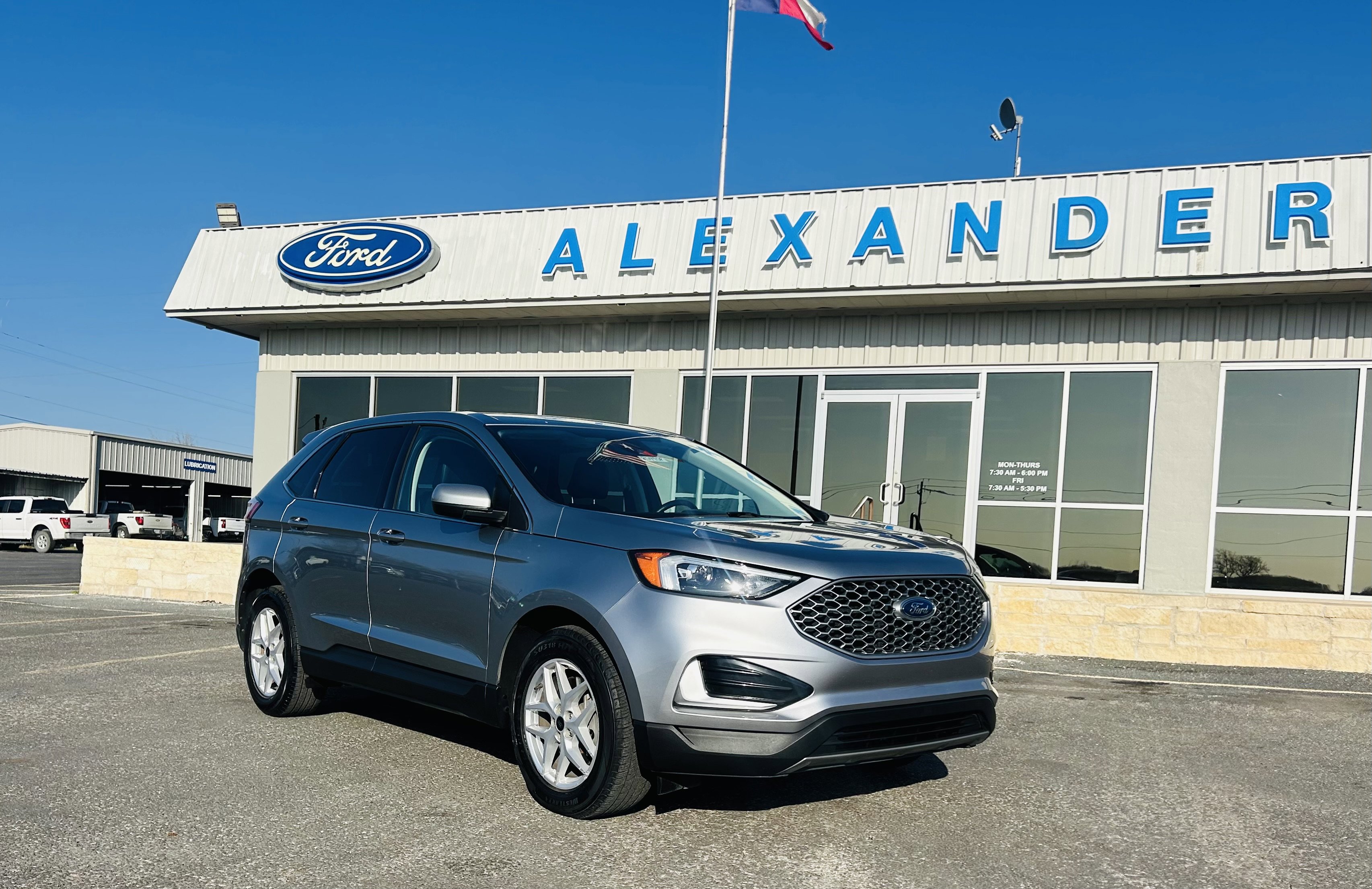 Used 2024 Ford Edge SEL image 2