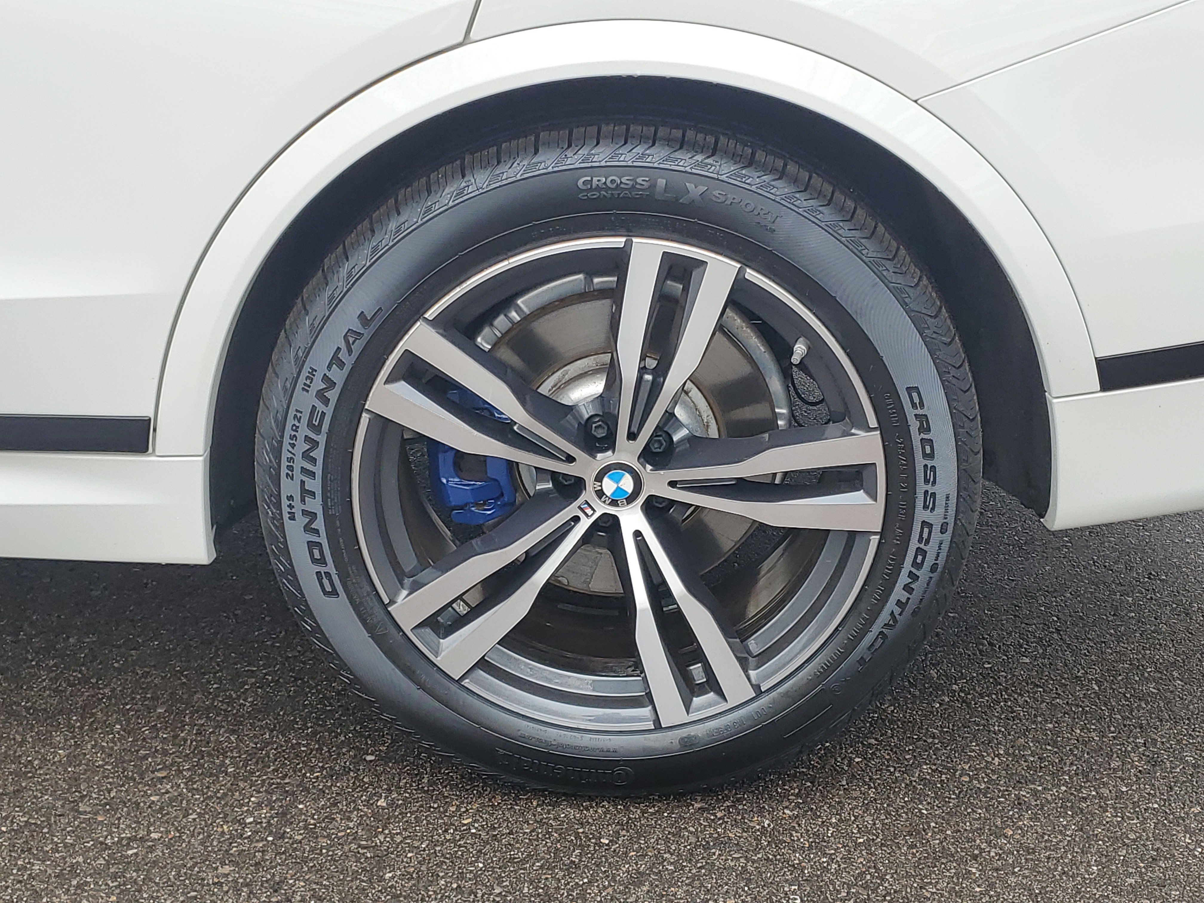 Certified 2025 BMW X7 xDrive40i w/ M Sport Package image 29