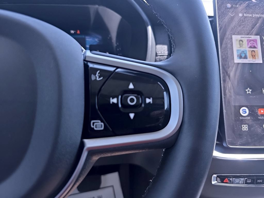 Certified 2025 Volvo XC90 B5 Plus AWD/4WD image 28