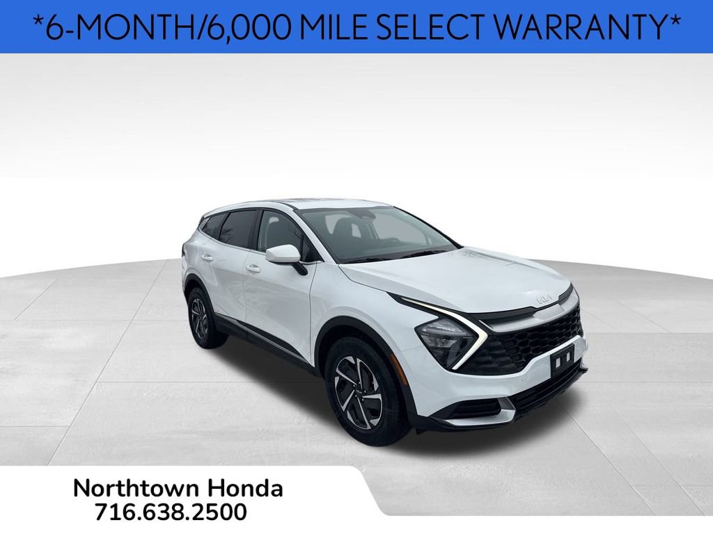 Used 2023 Kia Sportage LX image 2