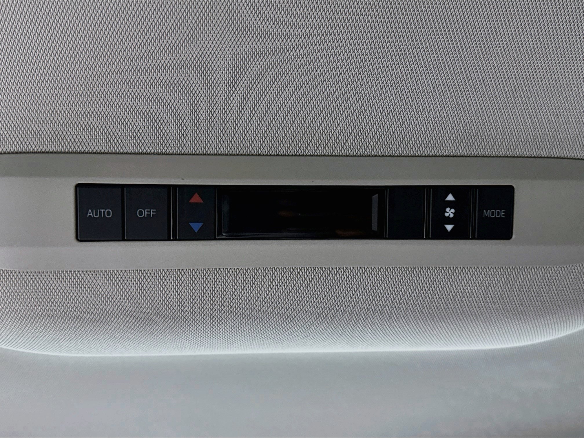 Certified 2025 Toyota Sienna LE FWD image 24