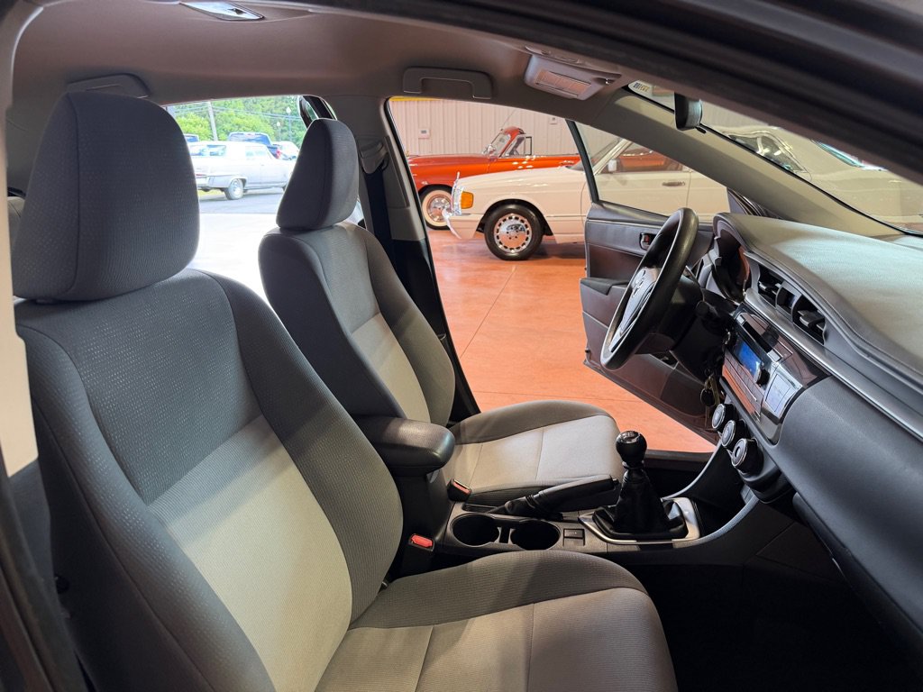 Used 2015 Toyota Corolla L FWD image 24