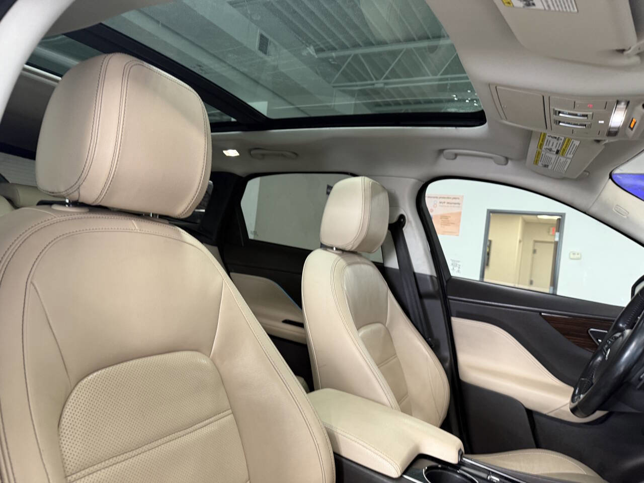 Used 2017 Jaguar F-PACE Prestige image 25