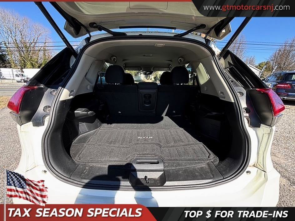 Used 2020 Nissan Rogue SV image 17