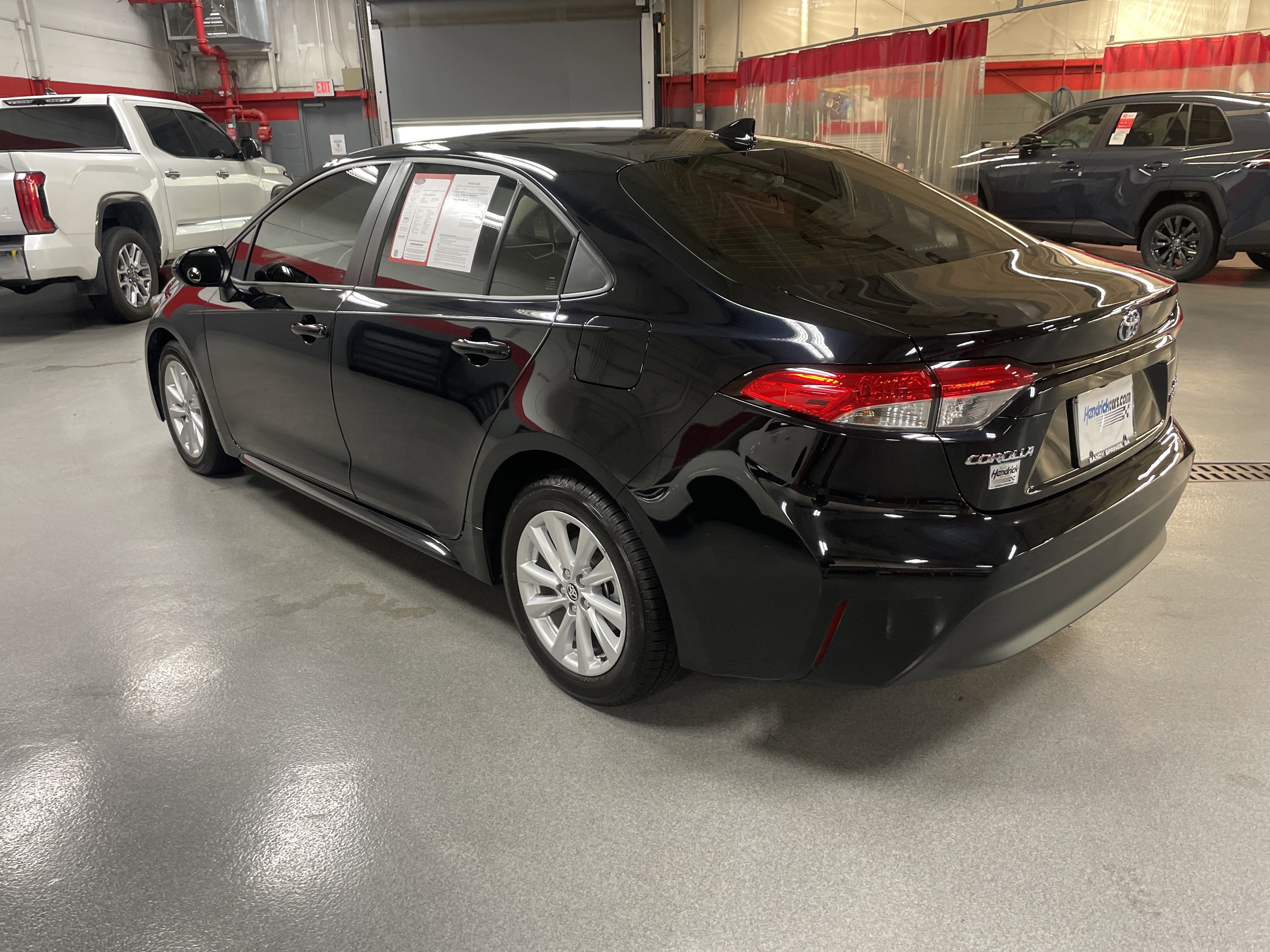 Used 2023 Toyota Corolla LE w/ LE Premium Package image 8