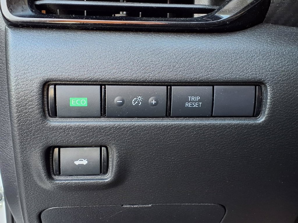 Used 2024 Nissan Sentra SR FWD image 6
