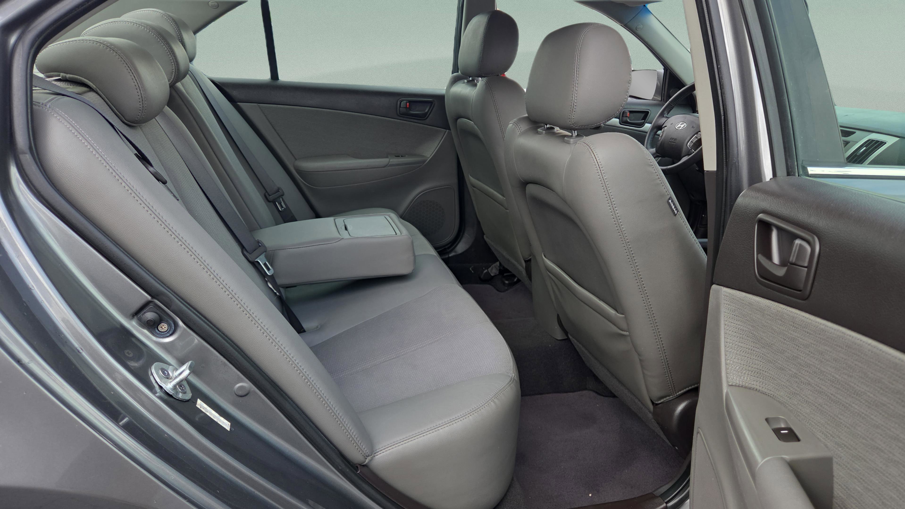 Used 2010 Hyundai Sonata SE FWD image 16