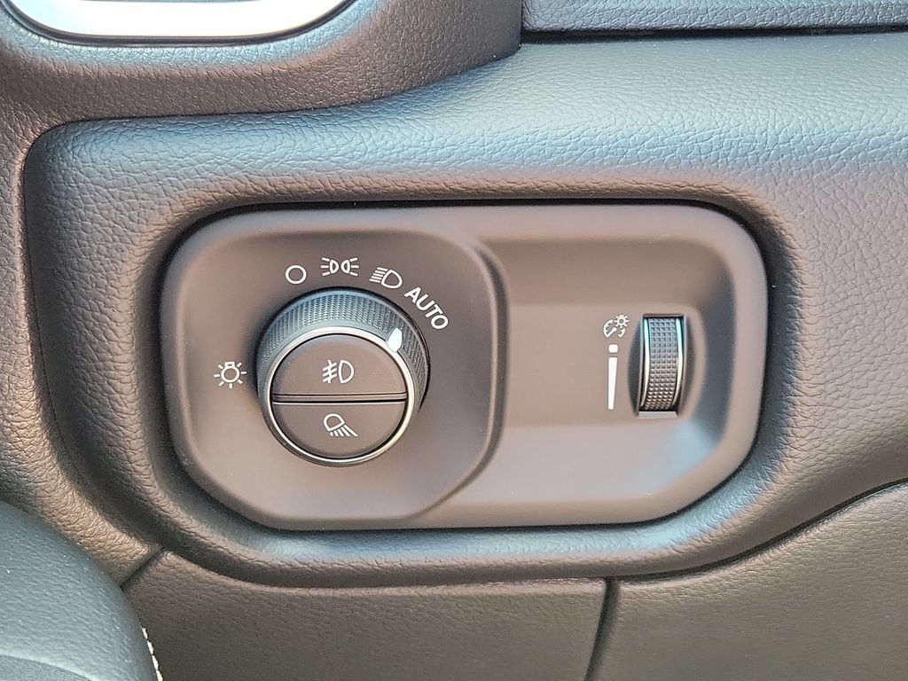 New 2026 RAM 3500 Big Horn AWD/4WD image 24