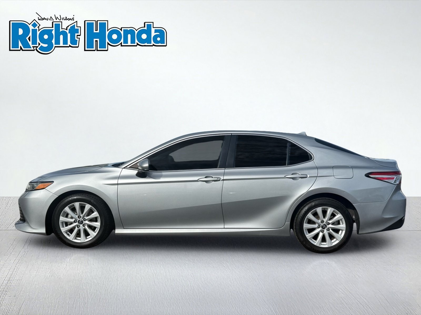 Used 2020 Toyota Camry LE w/ Carpet Mat Package FWD image 3