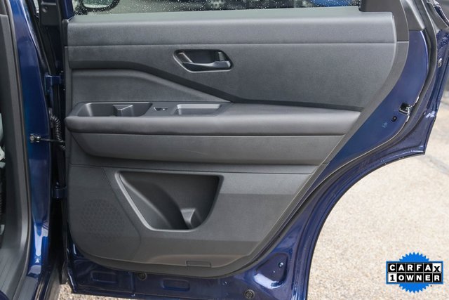 Used 2025 Nissan Pathfinder SV image 18