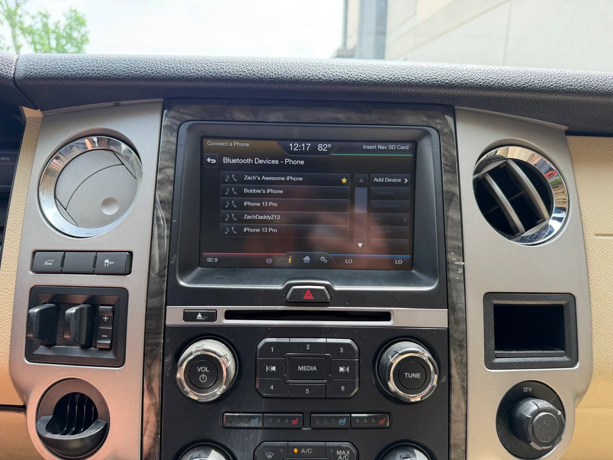 Used 2015 Ford Expedition Limited w/ Equipment Group 301A RWD image 29