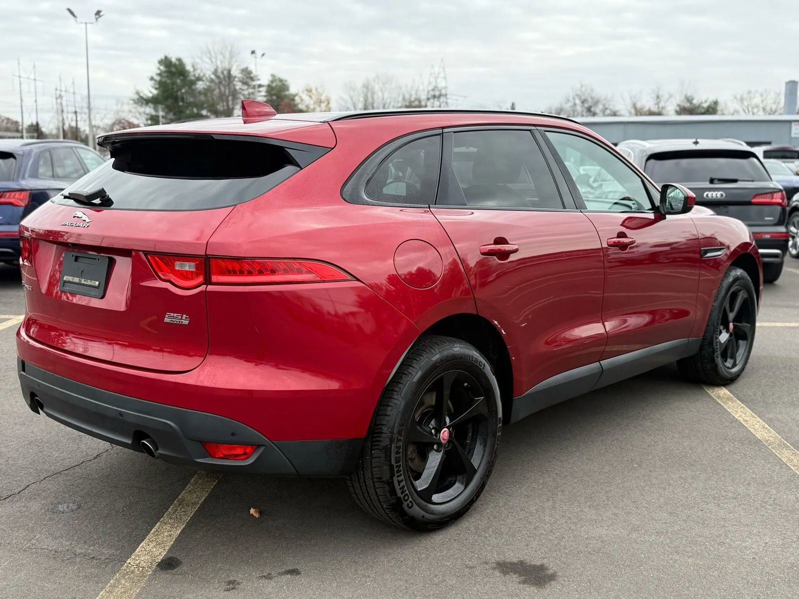 Used 2019 Jaguar F-PACE Premium image 3
