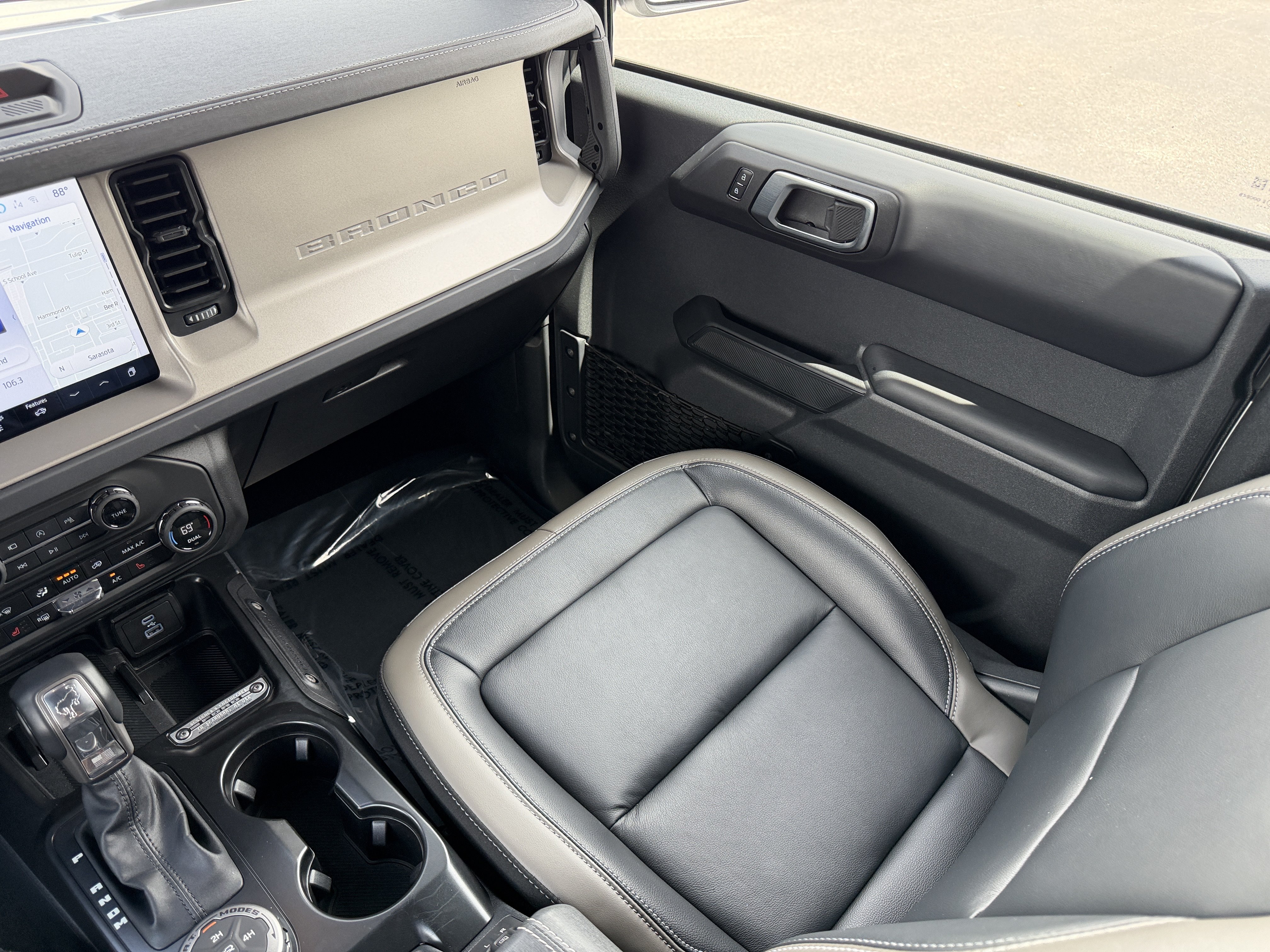 Used 2025 Ford Bronco Outer Banks AWD/4WD image 16