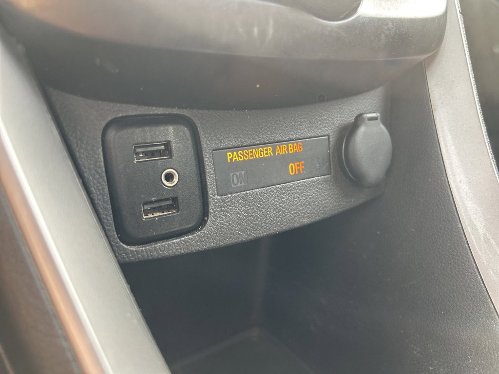 Used 2022 Chevrolet Trax LT w/ LT Convenience Package image 31