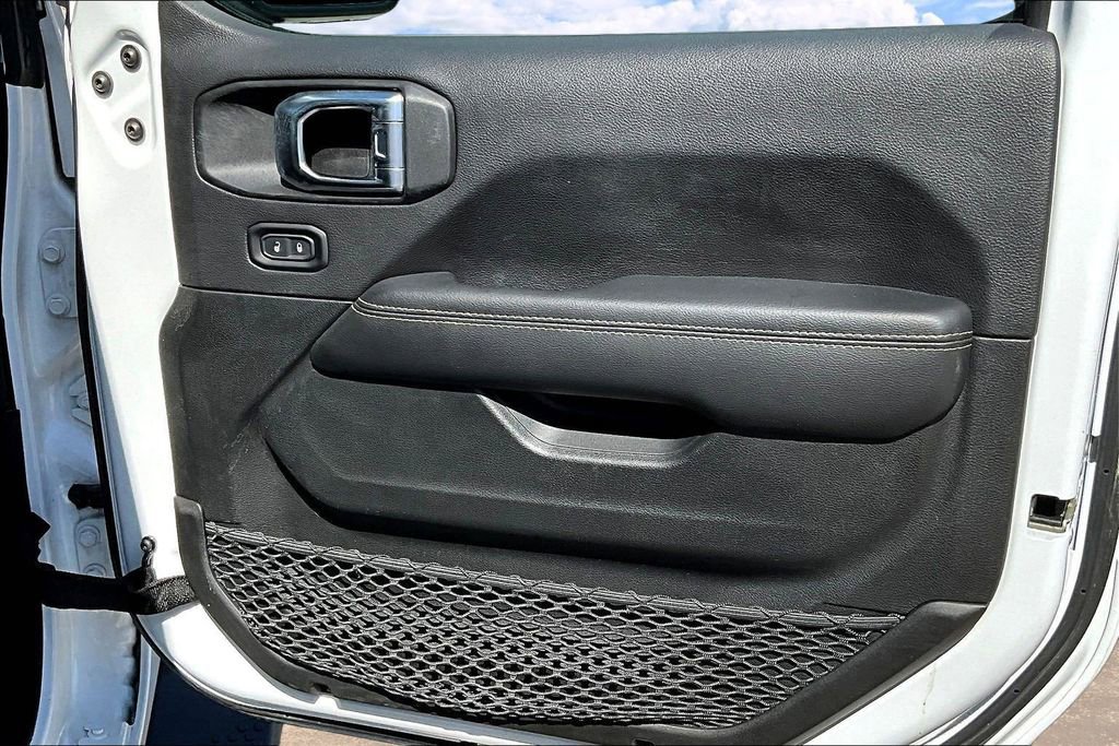 Used 2022 Jeep Wrangler Unlimited Sahara image 30