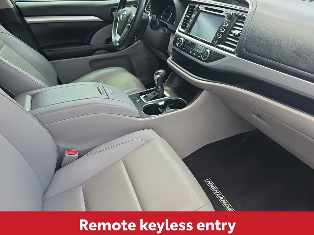 Used 2019 Toyota Highlander XLE image 16