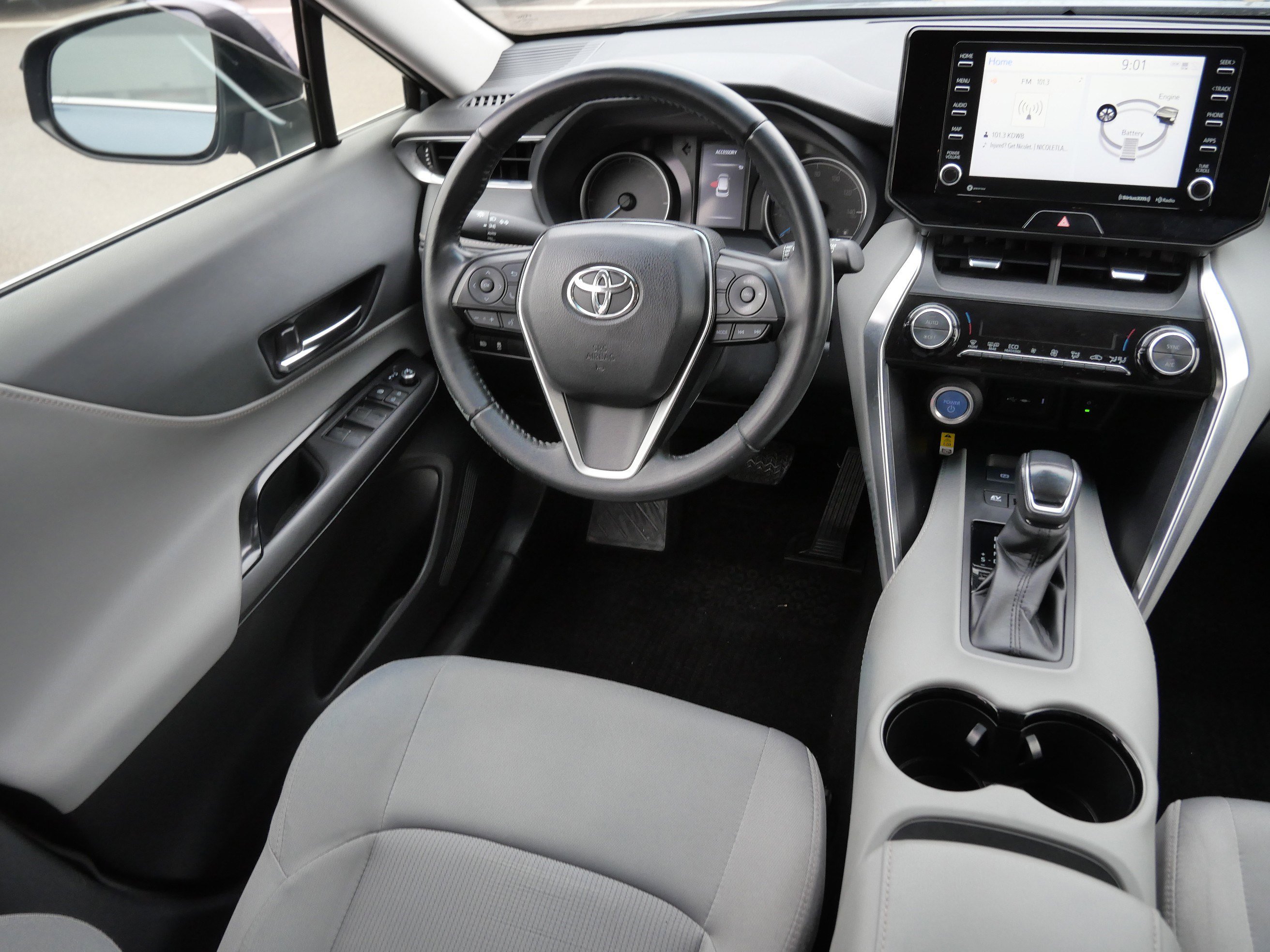 Certified 2021 Toyota Venza LE image 9