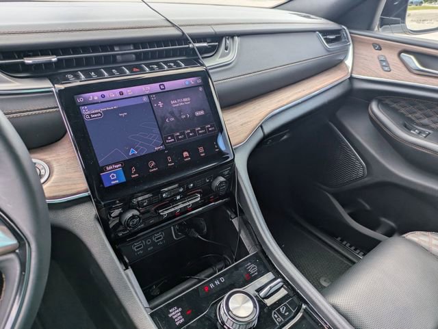 Used 2025 Jeep Grand Cherokee Summit AWD/4WD image 18