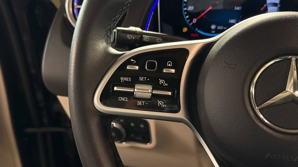 Used 2021 Mercedes-Benz GLB 250 4MATIC image 24