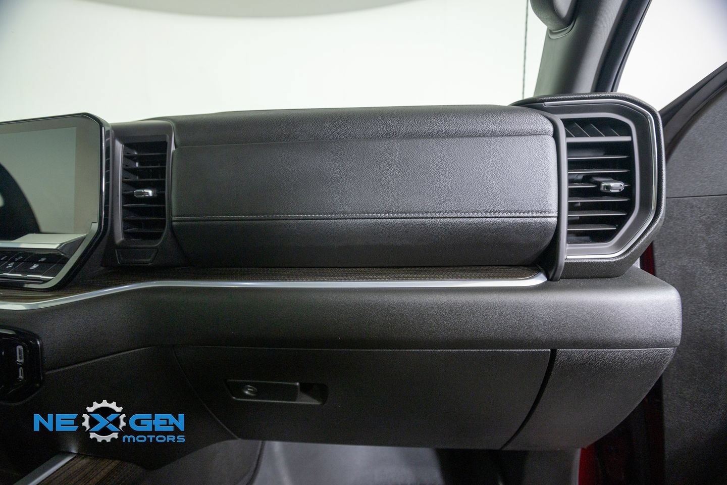 Used 2025 Chevrolet Silverado 1500 RST w/ RST All Star Premium Package AWD/4WD image 44