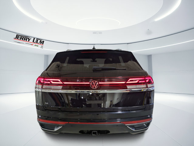 Used 2024 Volkswagen Atlas Cross Sport SE FWD image 4