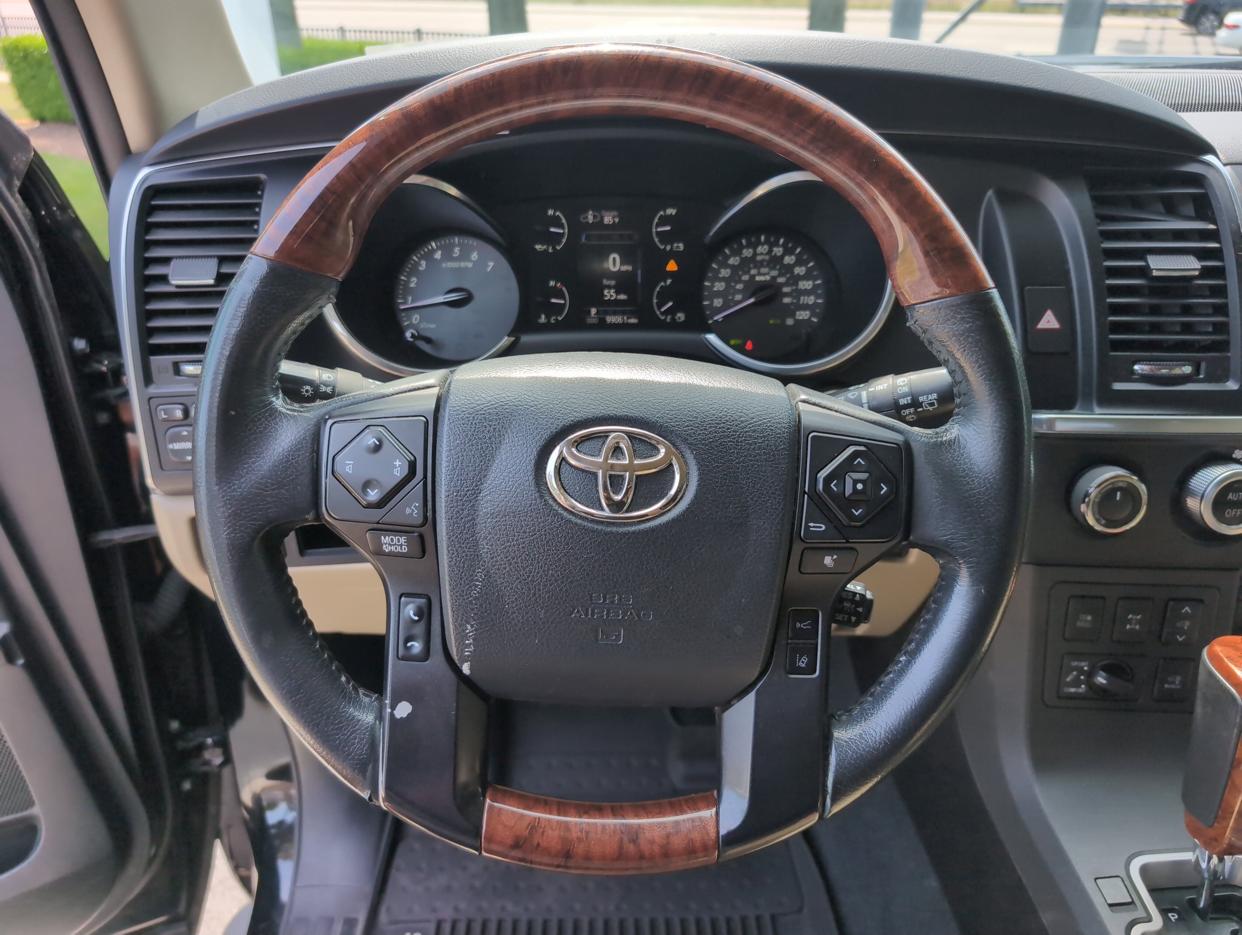 Used 2020 Toyota Sequoia Platinum AWD/4WD image 18