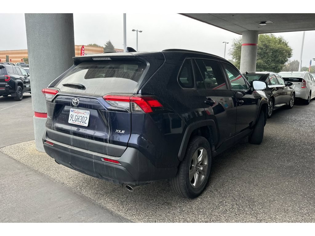 Used 2024 Toyota RAV4 XLE FWD image 5