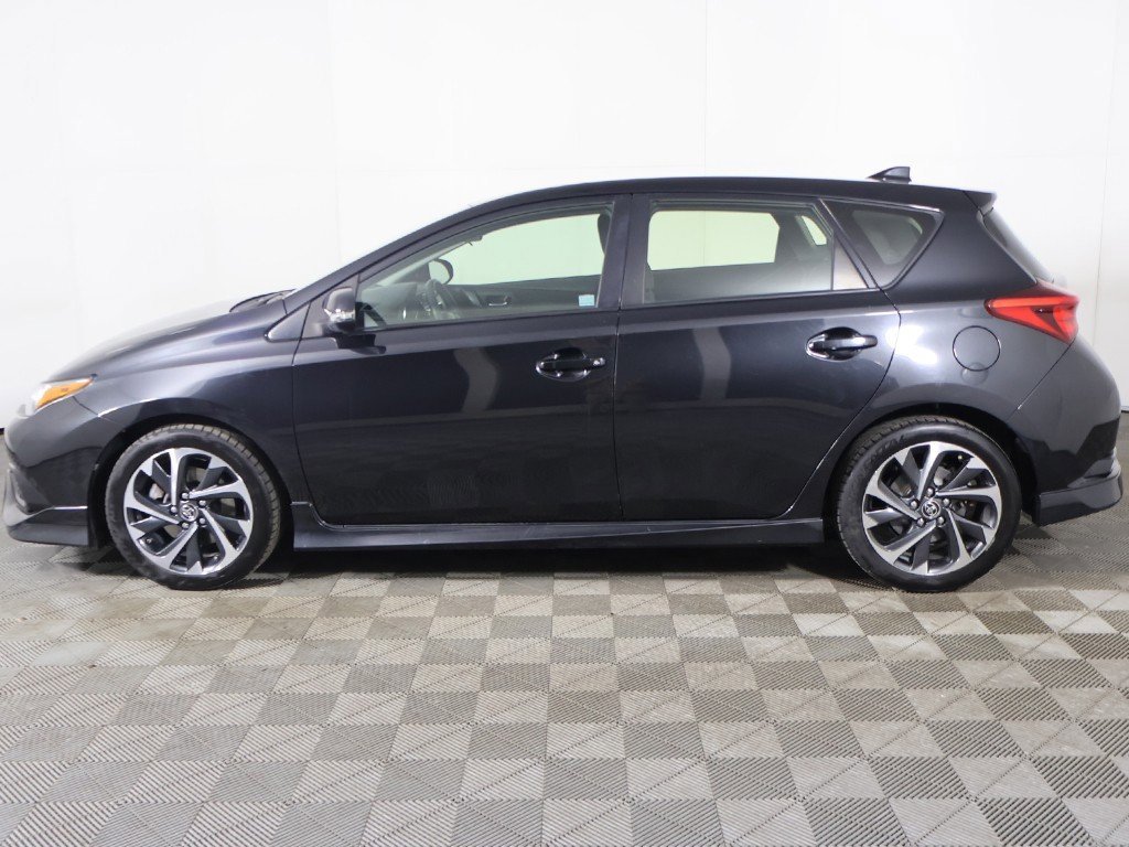 Used 2017 Toyota Corolla iM image 13