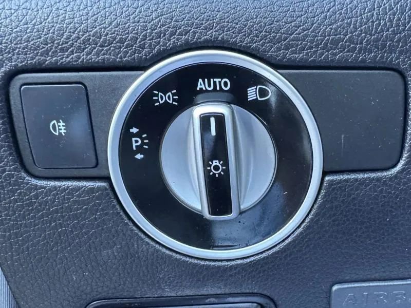 Used 2014 Mercedes-Benz SLK 250 image 43